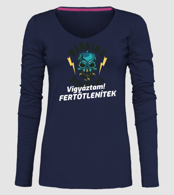  minta sötétkék pólón
